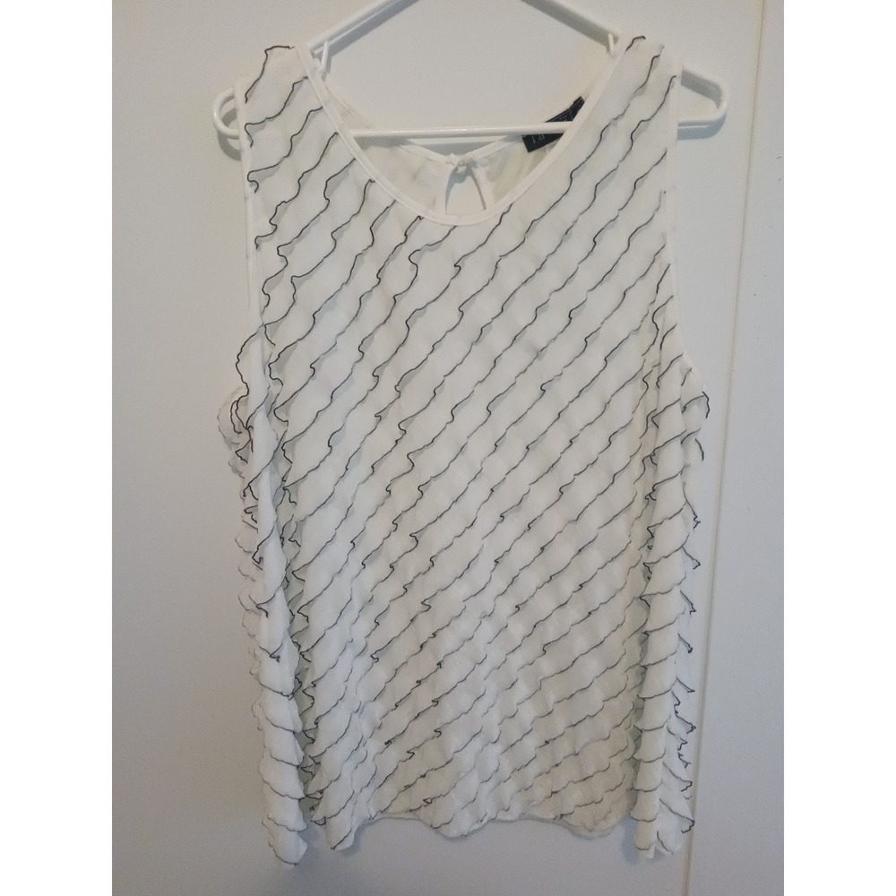 Janeric Woman White Ruffle Tiered Sleeveless Blouse Plus Size 2X Round Neck Top